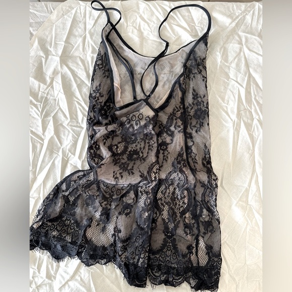Lingerie Black Lace Size Small - Picture 1 of 4